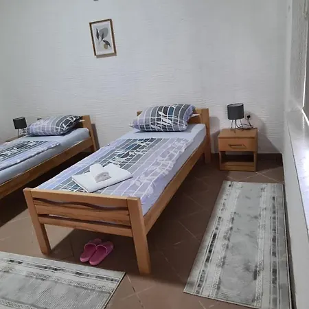 Prenociste Dubravka * Livno